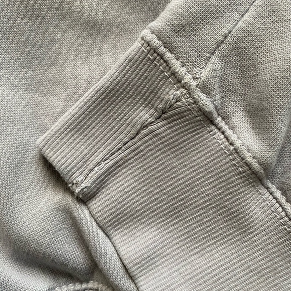 Brandy Melville Pullover Crewneck - Picture 11 of 12